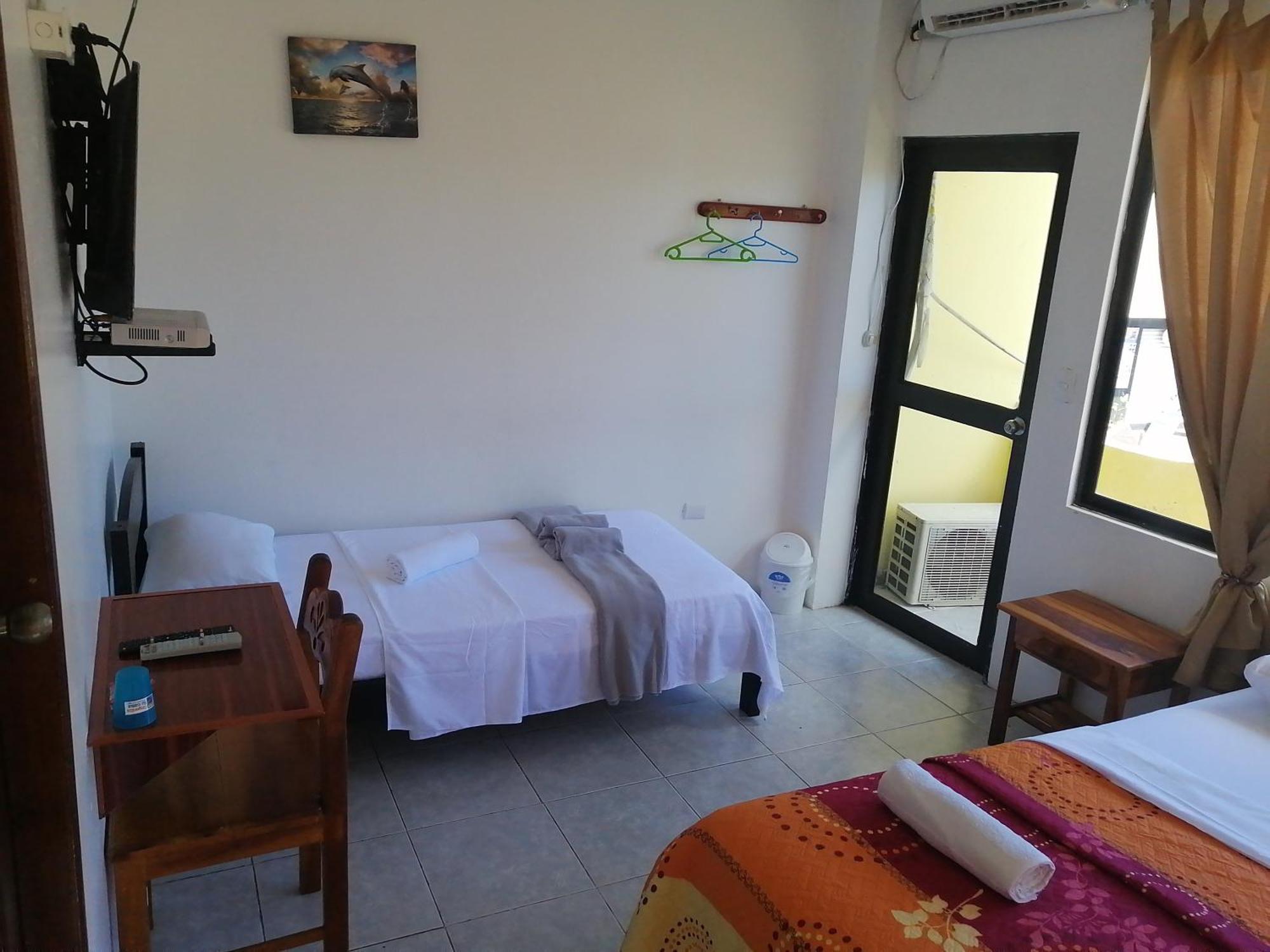 Hostal La Casa De Luis Puerto Baquerizo Moreno Εξωτερικό φωτογραφία