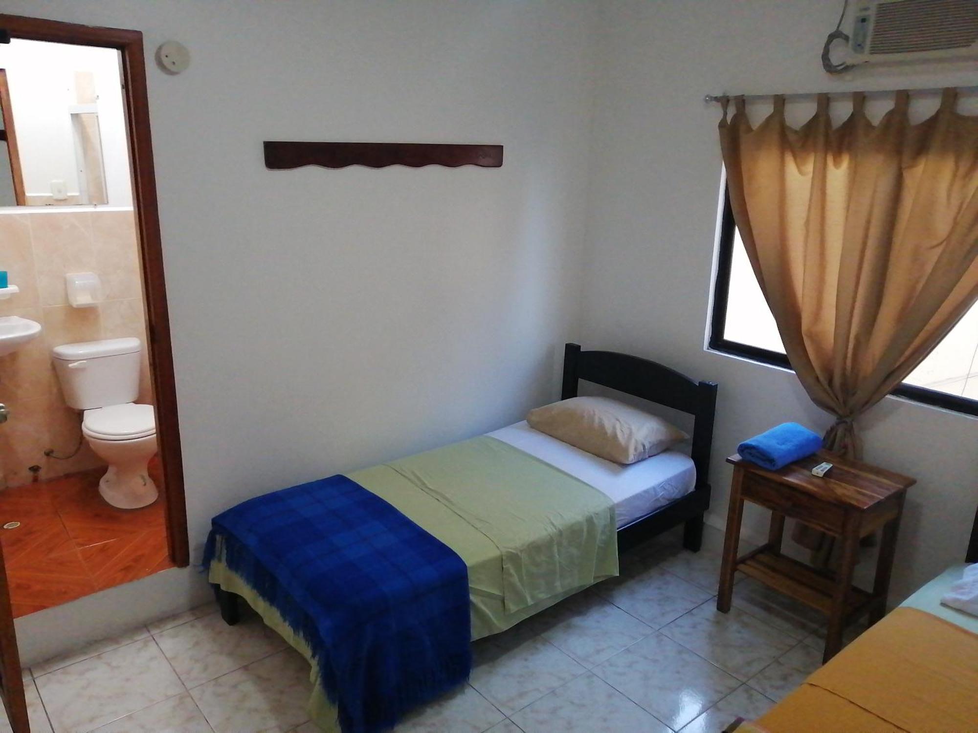 Hostal La Casa De Luis Puerto Baquerizo Moreno Εξωτερικό φωτογραφία